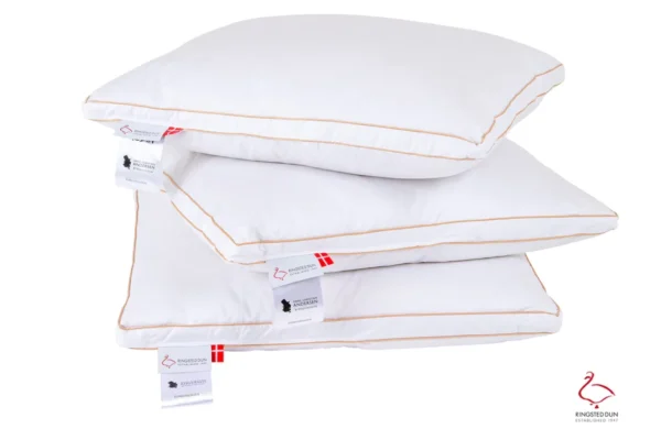 Koddi Svinedrengen Høgur 60x63cm