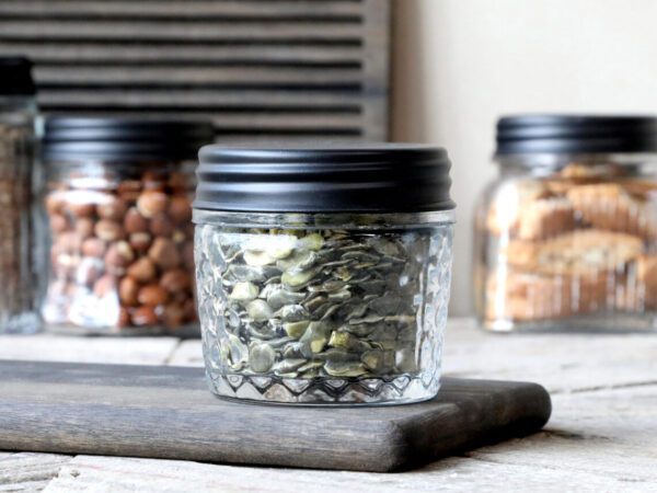 Glas v/mynstur og svørtum loki